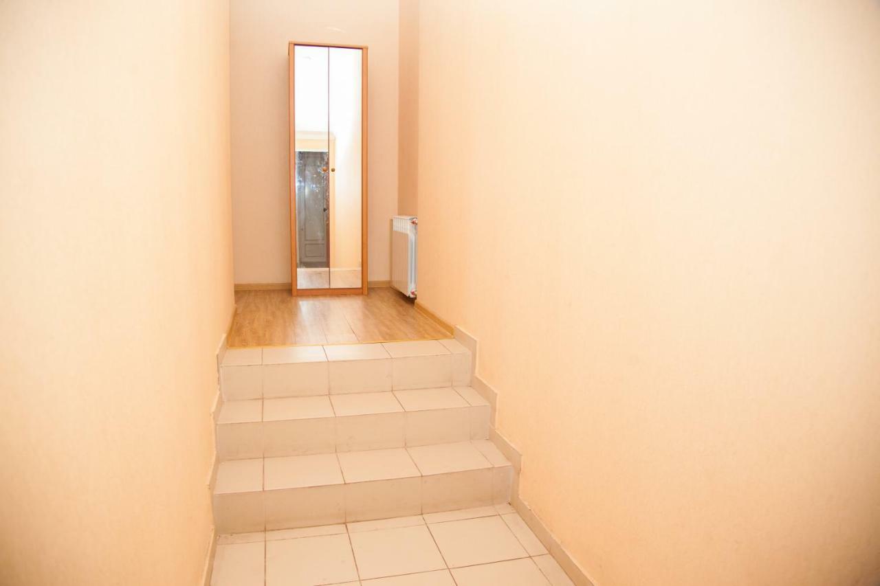 Semi-Luxury Apartment On Zhukovskogo Street 57 Zaporizhia Exterior photo