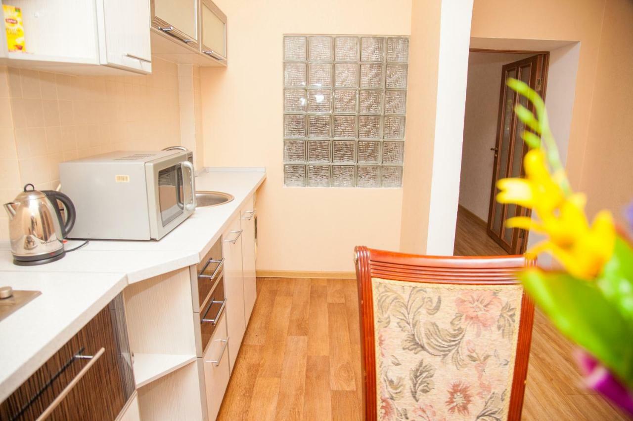 Semi-Luxury Apartment On Zhukovskogo Street 57 Zaporizhia Exterior photo